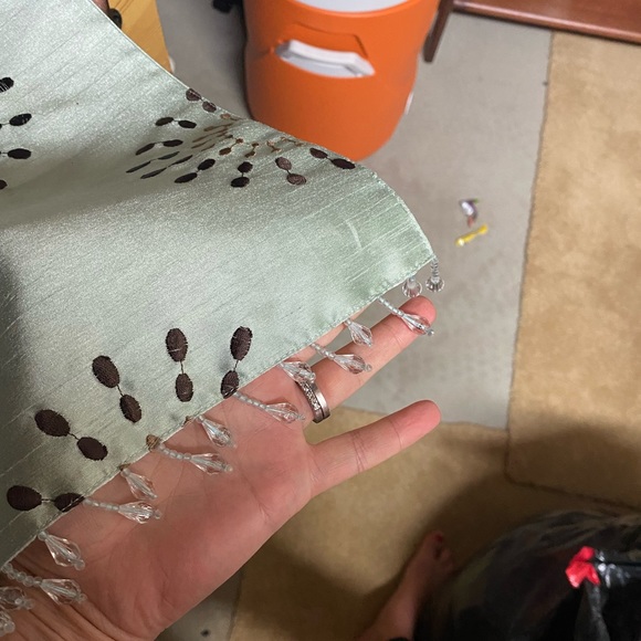 Table runner - Picture 2 of 2